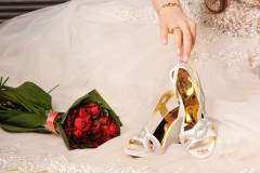 کفش ودسته گل عروس