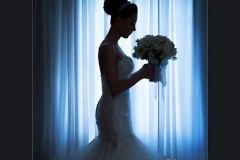 عکس عروس جلوی پنجره